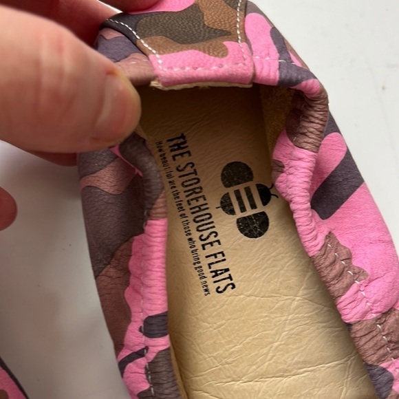 The Storehouse Gray/Tan/Pink Bubblegum Camo Genuine Leather Ballet Flats - Picture 4 of 11
